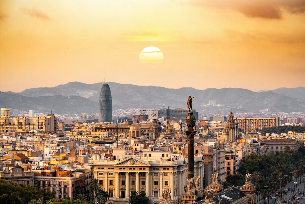 Barcelona Sonnenuntergang Spanien Ein idealer Ort zum Auswandern