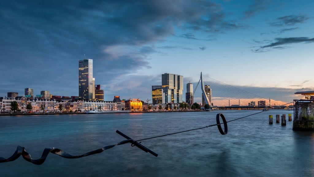 Rotterdam Wasser Hafen Stadt Was kann man in Rotterdam unternehmen